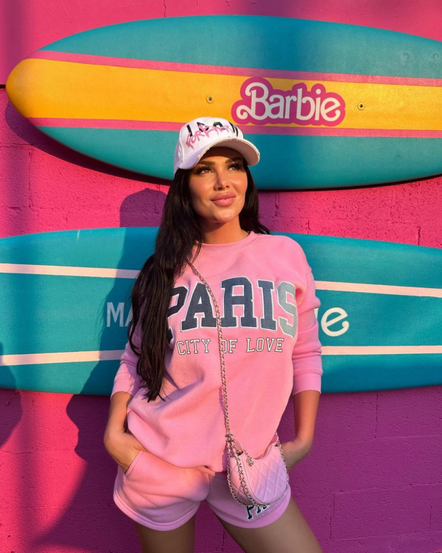 Slavlje u domu Stanije Dobrojević: Tu je pink torta za zvezdom i krunom (FOTO)