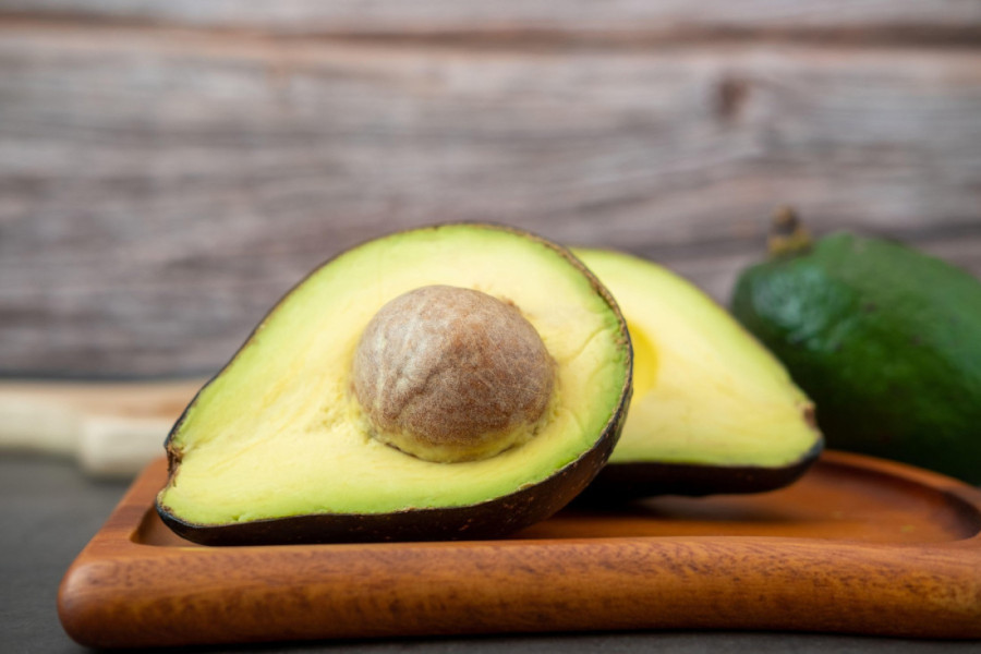 Da li ste znali da zbog vašeg badema i avokada svake godine umiru desetine milijardi pčela?