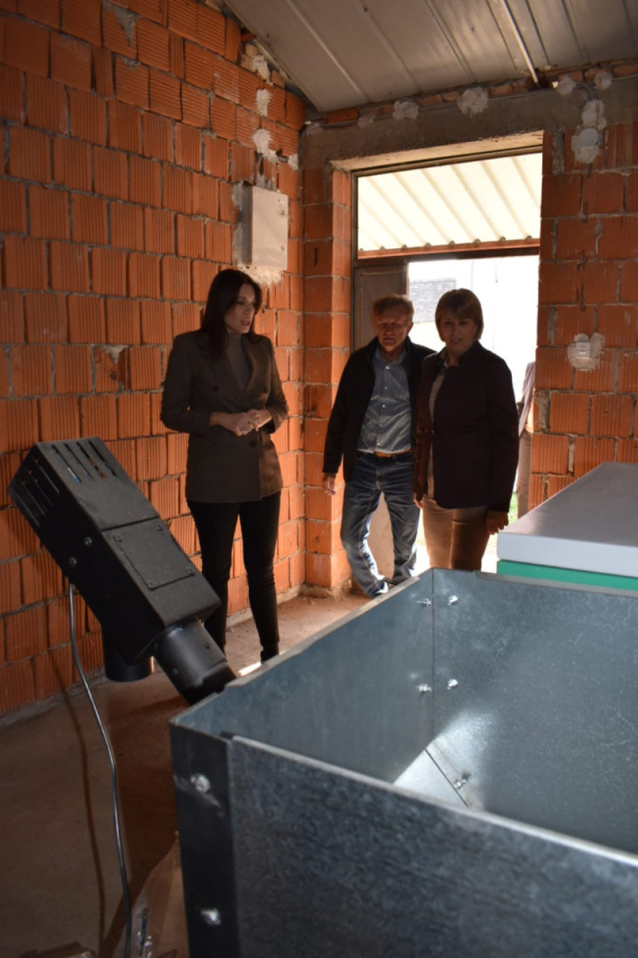 Vujović u Sremskoj Mitrovici obišla zelene projekte: Za bolji kvalitet vazduha, zemljišta, a time i života građana