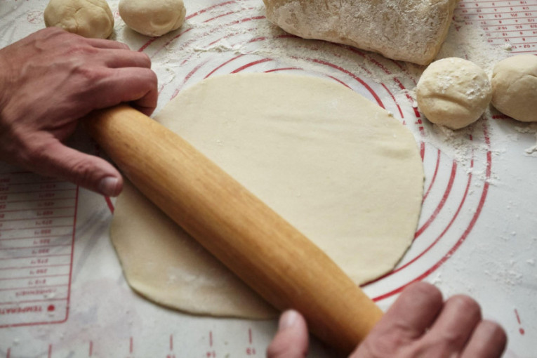 Recept dana: Prhke štrudlice sa pekmezom, slatki klasik koji vraća u detinjstvo