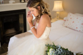 Mlada u neverici na venčanju: Svekrvin izbor haljine izazvao opšte zaprepašćenje i postao glavna tema (VIDEO)