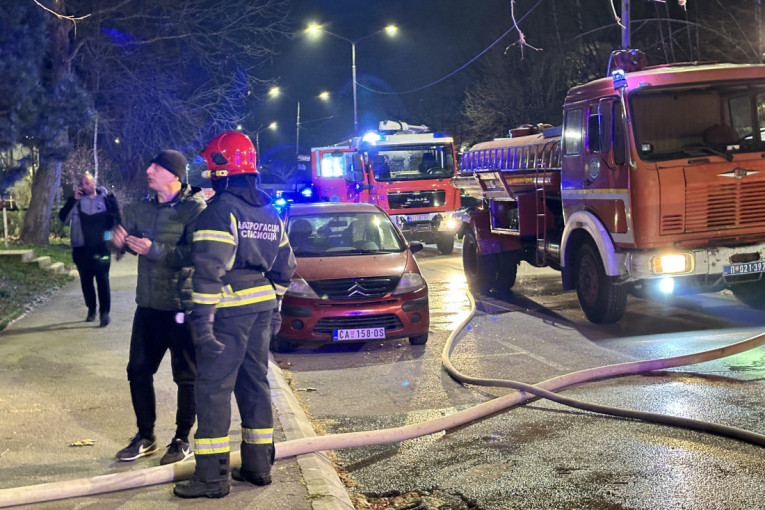Bizaran uzrok požara u Novom Sadu: Oni su zapalili stan u kom je povređeno sedam osoba (VIDEO)