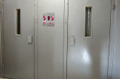 Lift se otkačio dok je dete bilo u njemu! Mališan padao kroz soliter, udarao i vrištao!