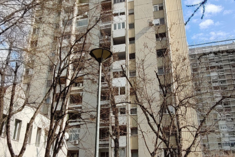 Šok u zgradi! Upravnik tražio 200 evra po stanu za lift, pa usledio neviđeni obrt! (FOTO)