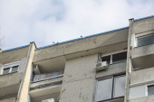 Žena pala sa zgrade u Leskovcu: "Prolazili smo s društvom kada nam je nešto krupno proletelo pred očima"