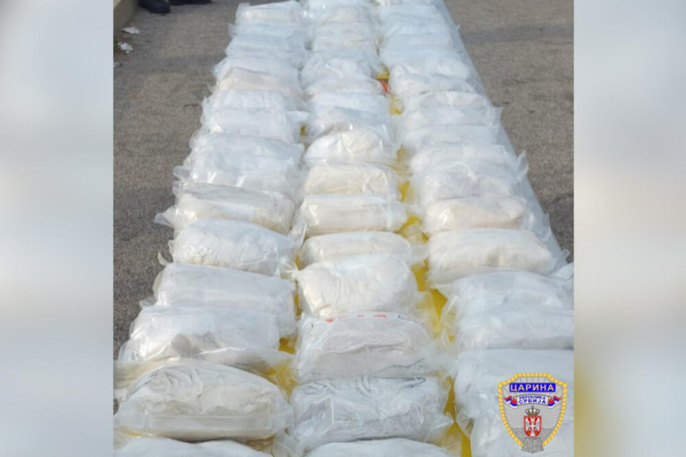 Velika zaplena na Preševu: Pronađeno 42 kilograma droge u pregrađenom rezervoaru! (VIDEO)