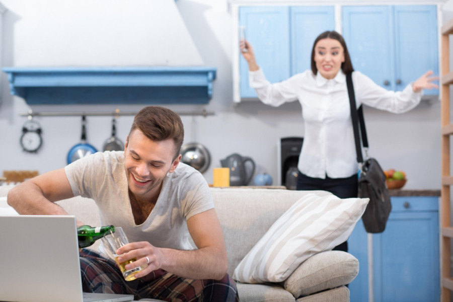 Možda toga niste svesne, ali ovih 10 tužnih znakova govori da ste usred „tihog razvoda“