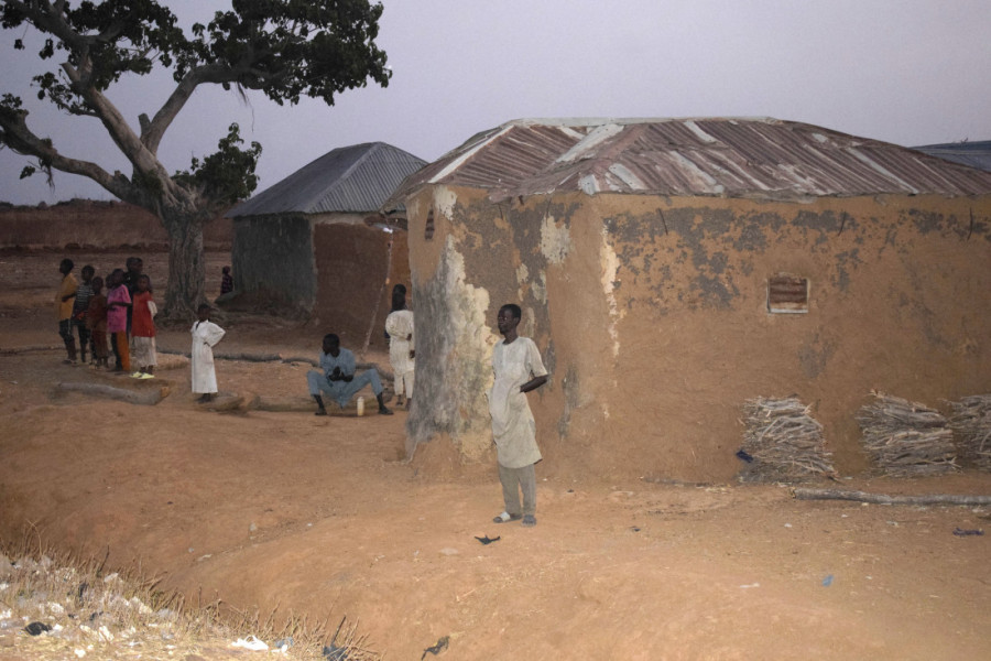 Užas u Nigeriji: Naoružana banda otela preko 280 dece!