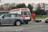 Užas u Novom Pazaru: Motociklista krvav ležao na asfaltu posle silovitog sudara!