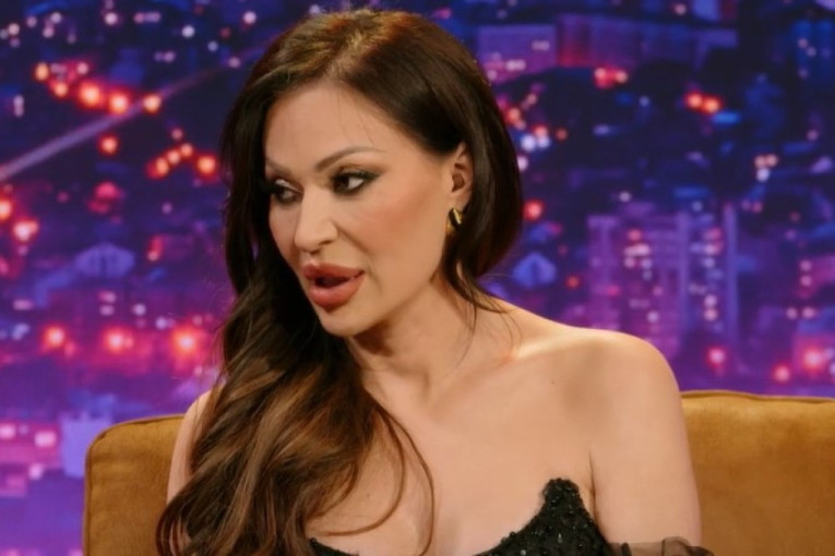 "Krene ceo studio da mi se vrti": Ceca Ražnatović otkrila tajnu svoje vitke linije u 50. godini