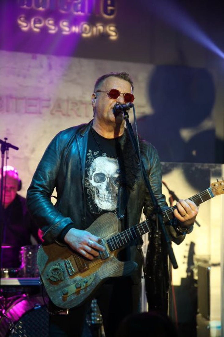 Van Gogh predstavio novog člana benda: Ovo niko nije očekivao (FOTO)