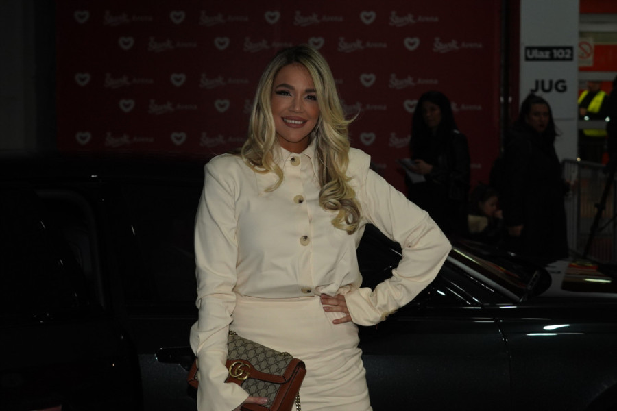 Jezivi detalji o diskoteci smrti u Kočanima! Naša pevačica bila svedok: "Klub je izgledao kao da smo promašili adresu!"