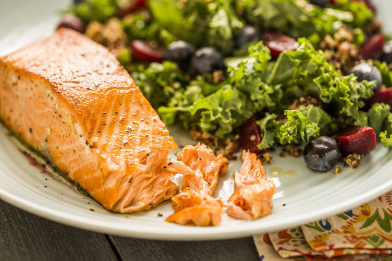 Losos zbačen sa trona najzdravije ribe: Tri namirnice novi vladari svetske superhrane