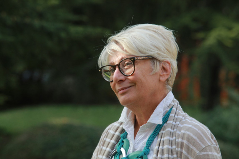 Psuju srpsku majku, decu i Isusa Hrista, a Aida Ćorović puca od ponosa: Jeziva poruka posle sramnih scena u Novom Pazaru (VIDEO)