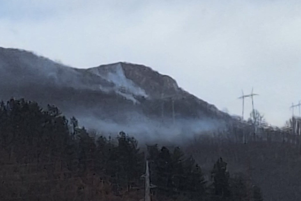 Gori šuma iznad Priboja: Ogroman požar bukti satima, jak vetar otežava gašenje!