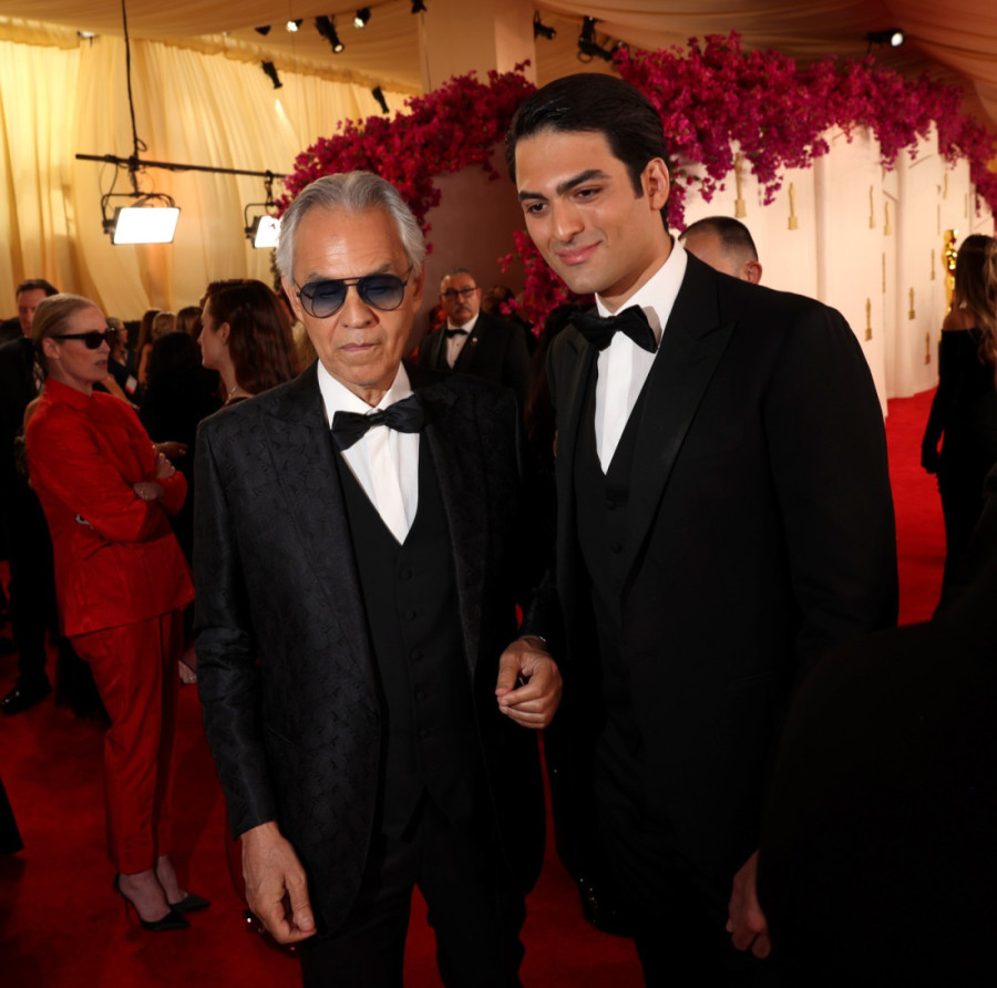 Sin slavnog Andree Bočelija prvi put nastupa u Srbiji: Moćan glas iza kog se krije ranjivost (FOTO/VIDEO)