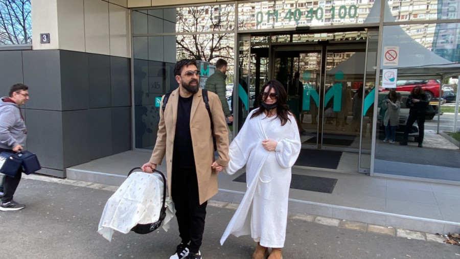 Ognjen Amidžić sa sinom Perunom već vodi "muške razgovore": Mina sve posmatrala sa strane, pa javno objavila