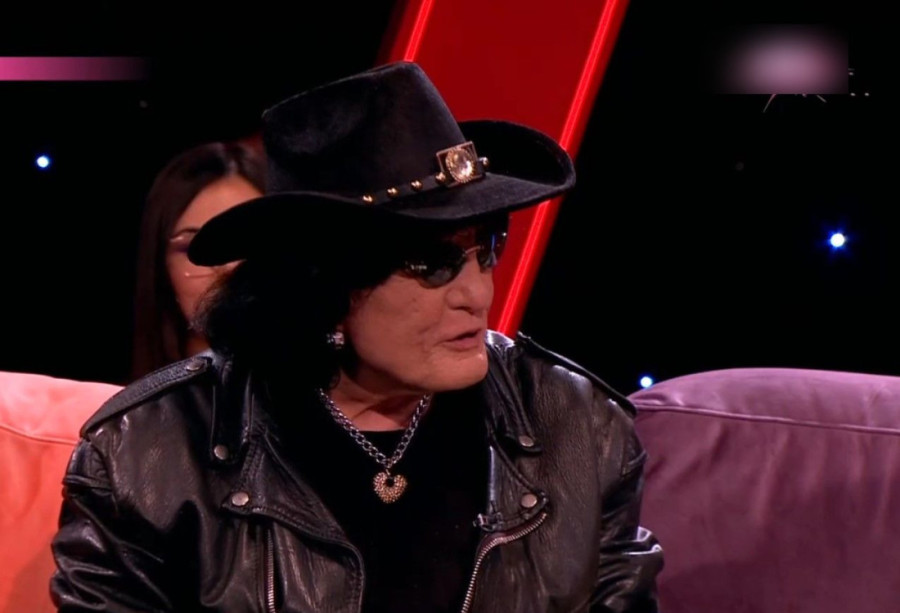 Milić Vukašinović prvi put u javnosti s protezom nakon amputacije noge: Supruga ga pridržava!