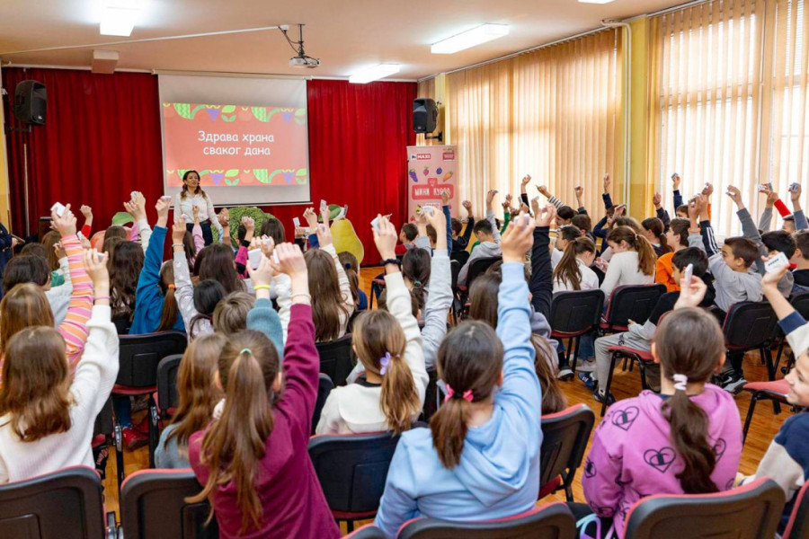 MAXI edukativni karavan „Zdrava hrana svakog dana“ obišao 100 škola u Srbiji