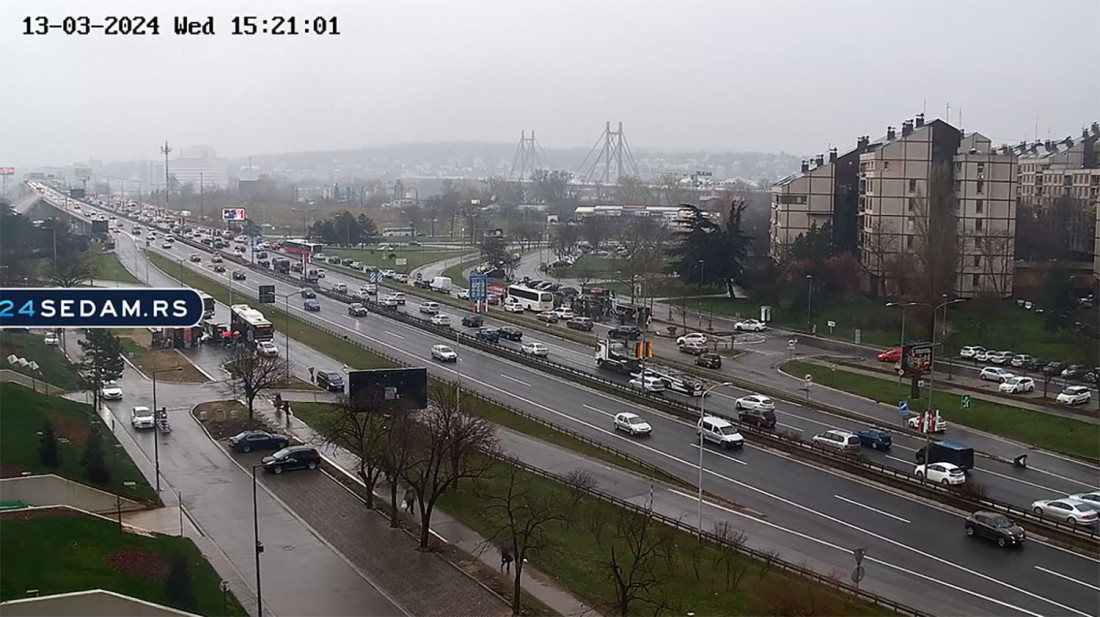 Počeo je popodnevni špic u Beogradu: Kiša dodatno otežava vožnju - uz kamere uživo izbegnite kilometarske kolone (FOTO/VIDEO)