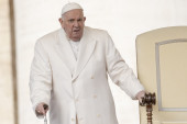 Papa uverava da je dobrog zdravlja: Nemam nameru da dam ostavku