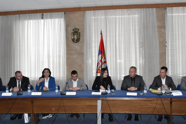 Ministarka Vujović potpisala ugovore za projekte unapređenja kvaliteta vazduha u 65 gradova i opština širom Srbije