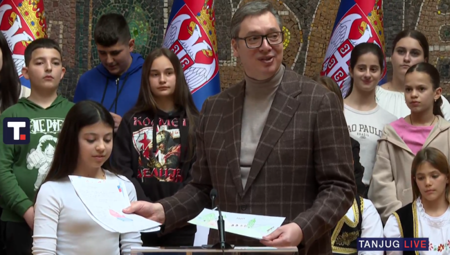 Vučić ugostio decu sa KiM: Hvala što ste danas ovde na godišnjicu strašnog pogroma srpskog stanovništva koji istom žestinom traje i danas