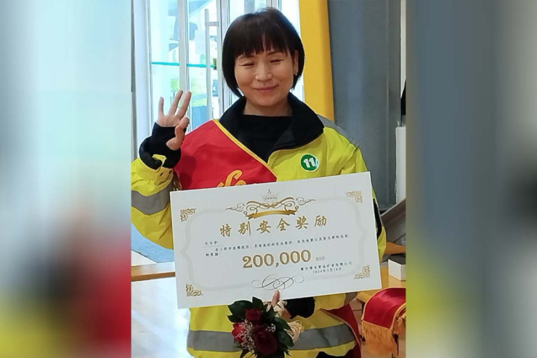 Kineska radnica oduševila Srbe: Dobila nagradu od 200.000 dinara, a onda odlučila da je pokloni našoj deci bez roditelja!