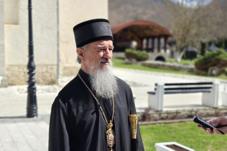 Snažna poruka vladike Atanasija iz velike srpske svetinje: Vaskršnji post obnavlja čoveka i njegovu dušu