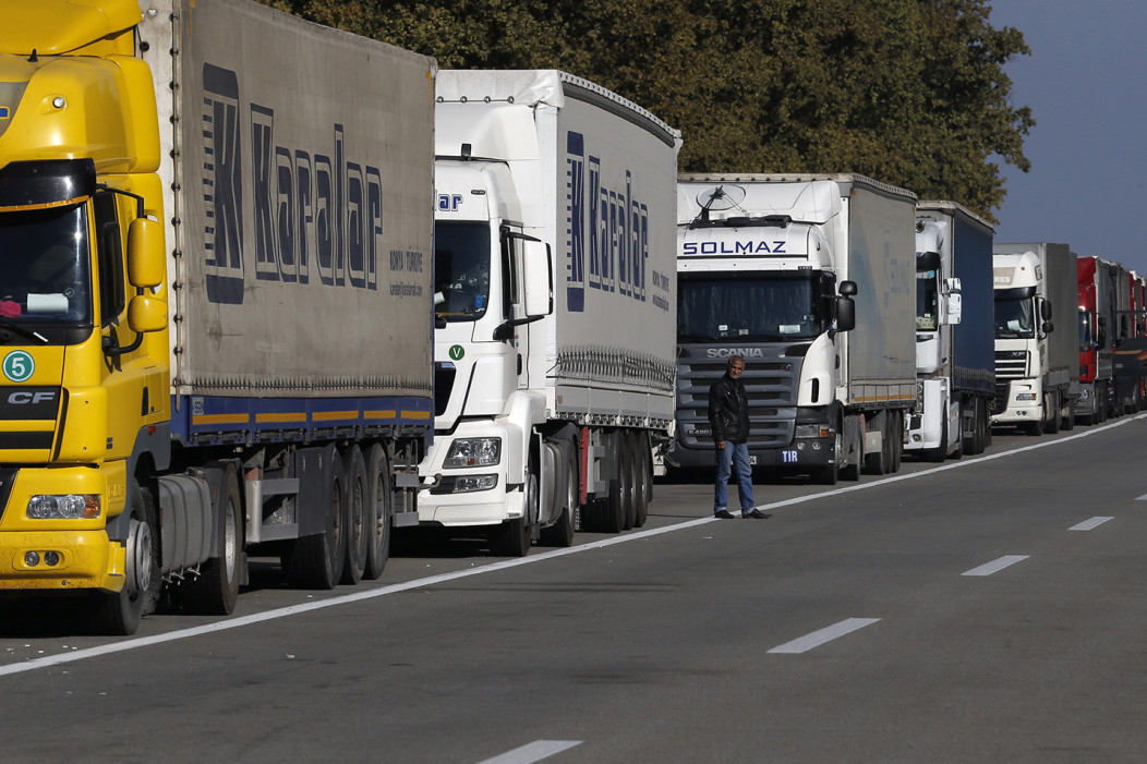 Stanje na granicama: Na Batrovcima i Horgošu kamioni čekaju satima