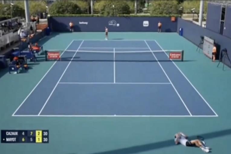 Užasna scena u Majamiju! Teniser se samo srušio na teren! (VIDEO)