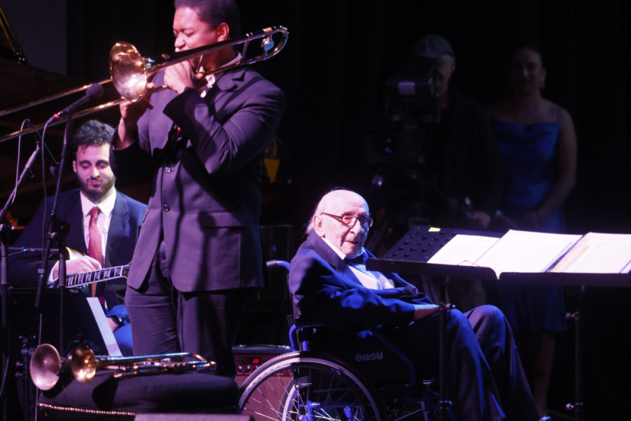 Emotivna proslava stotog rođendana čuvenog Bubiše Simića: Šest meseci stariji od Radio Beograda (FOTO)