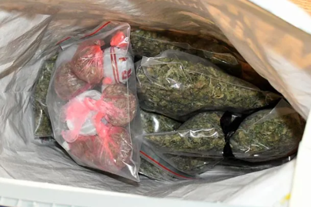 Somborci prodavali marihuanu, pa uhapšeni: "Pao" i maloletni kupac