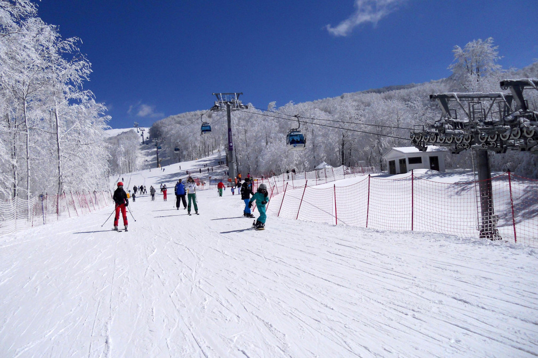 Popust od 30 odsto na ski-karte na Staroj planini: Uživajte u prolećnom skijanju!