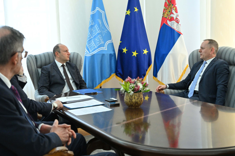 Gradonačelnik Novog Sada Milan Đurić ugostio ambasadora Mađarske (FOTO)