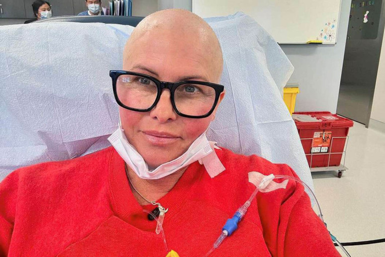 Glumica bije najtežu bitku: Nikol Erget obrijala glavu zbog raka dojke i sve javno podelila (FOTO)