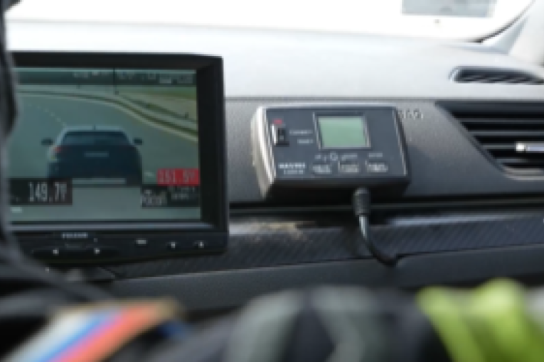 Srušio se most u sekundi: Kamion propao u reku, sela kod Ključa ostala odsečena