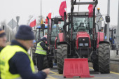 Poljski farmeri nastavljaju sa blokadom granice sa Ukrajinom: Ne dozvoljavaju da teretna vozila uđu u njihovu zemlju