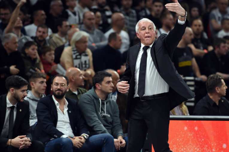 Partizan je igrao užasno, donosio katastrofalne odluke: Obradović kaže da tim ne vraća navijačima svu ljubav i podršku