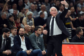 Partizan počinje borbu za finale, Obradović ima molbu za navijače: Oni su naši sportski prijatelji, dočekajmo ih kako treba