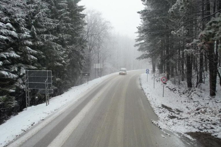Zimski prizori sa planine usred proleća: Na Goliji više od 20 centimetara snega