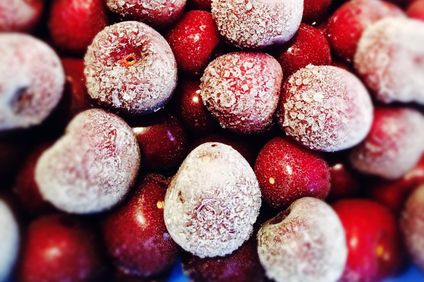 Recept dana: Čokoladne kockice sa višnjama su kolačići koji će vas oduševiti bogatim filom i ukusnom glazurom