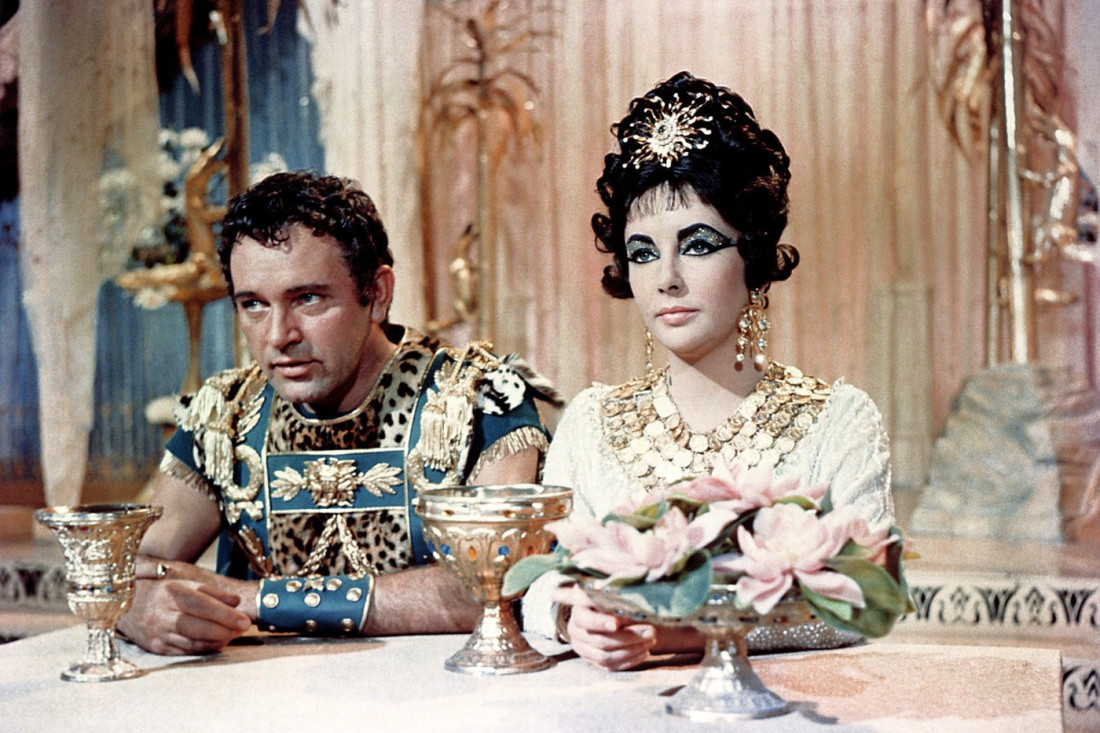 Elizabet Tejlor htela da tuži papu dok je vodila skandalozan život sa Ričardom Bartonom: I van filma su bili Kleopatra i Antonio (FOTO)