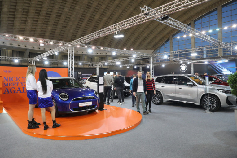 Kupujemo znatno više automobila, ali to je samo delom dobra vest (VIDEO)