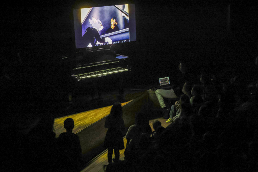 "Nacrtani orkestar" u Beogradskoj filharmoniji: Muzika iz čuvenih crtanih filmova uz jedno veliko čudo - klavir koji svira sam (FOTO)