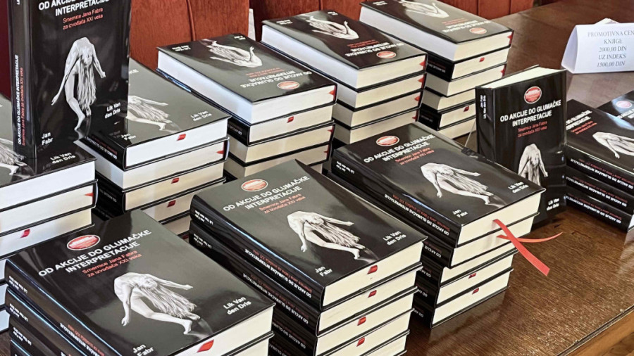 Uz performans iznenađenja čuveni belgijski umetnik Jan Fabr promovisao knjigu u Beogradu: Važno mi je da je prevedena na srpski (FOTO)