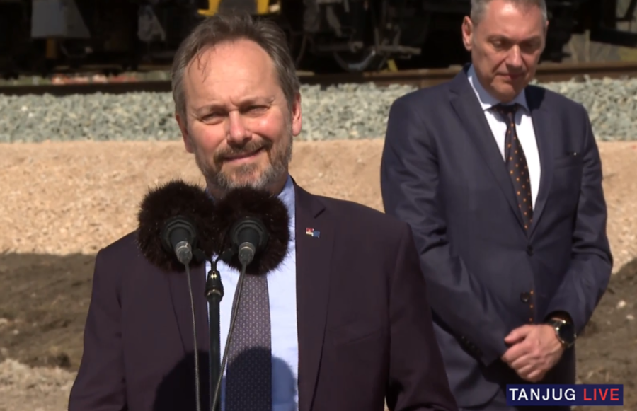 Vučić obišao radove na izgradnji pruge: Od Beograda do Niša za dva sata i 10 minuta (FOTO)