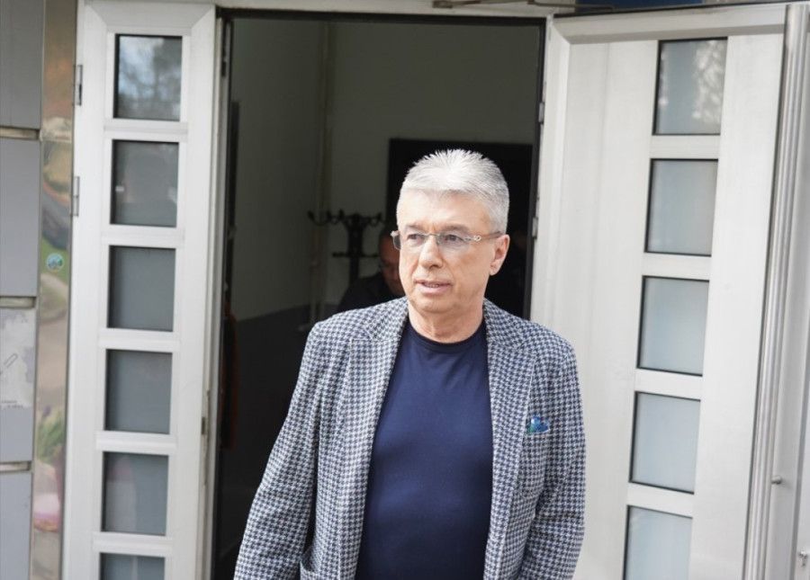 "Kukate da nemate para, a stalno pevate" Milan Mitrović otkrio deo razgovora sa Popovićem: "Boli te uvo za muziku?"