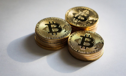 Bitkoin poludeo, sve oči uprte u 126.000 dolara! Novac se sliva na kripto tržište!