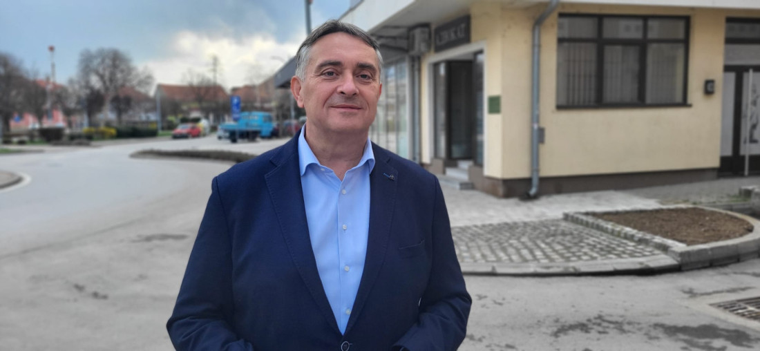 Škola u Svilajncu od dece pravi srpske domaćine: Đaci imaju farmu svinja i goveda, proizvode hranu koju jedu, a ostane i za prodaju! (FOTO)